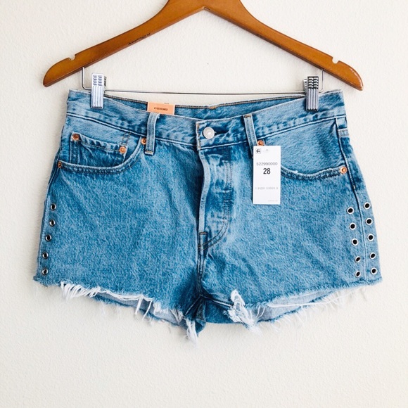 levi's 501 high rise shorts with raw edge